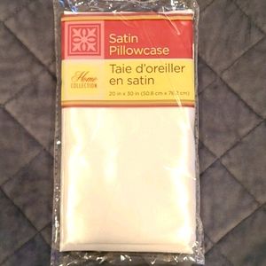 Home Collection satin pillowcase
